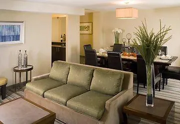 Hotel Doubletree By Hilton And Conference Center Chicago North Shore 4*