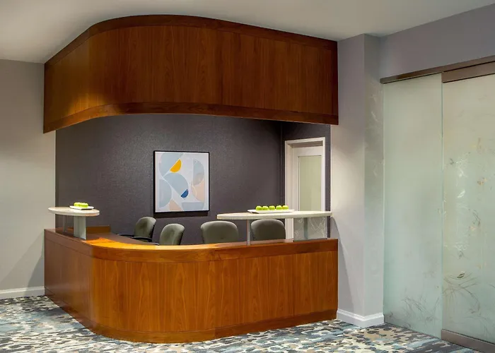 Doubletree By Hilton And Conference Center Chicago North Shore 4*